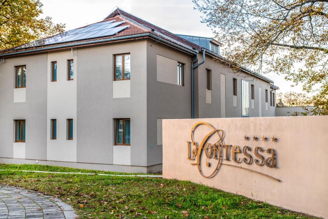 La Contessa Castle Hotel Szilvásvárad Exteriör bild